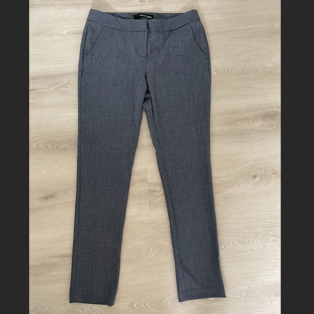 Amanda + Chelsea tapered pants in grey